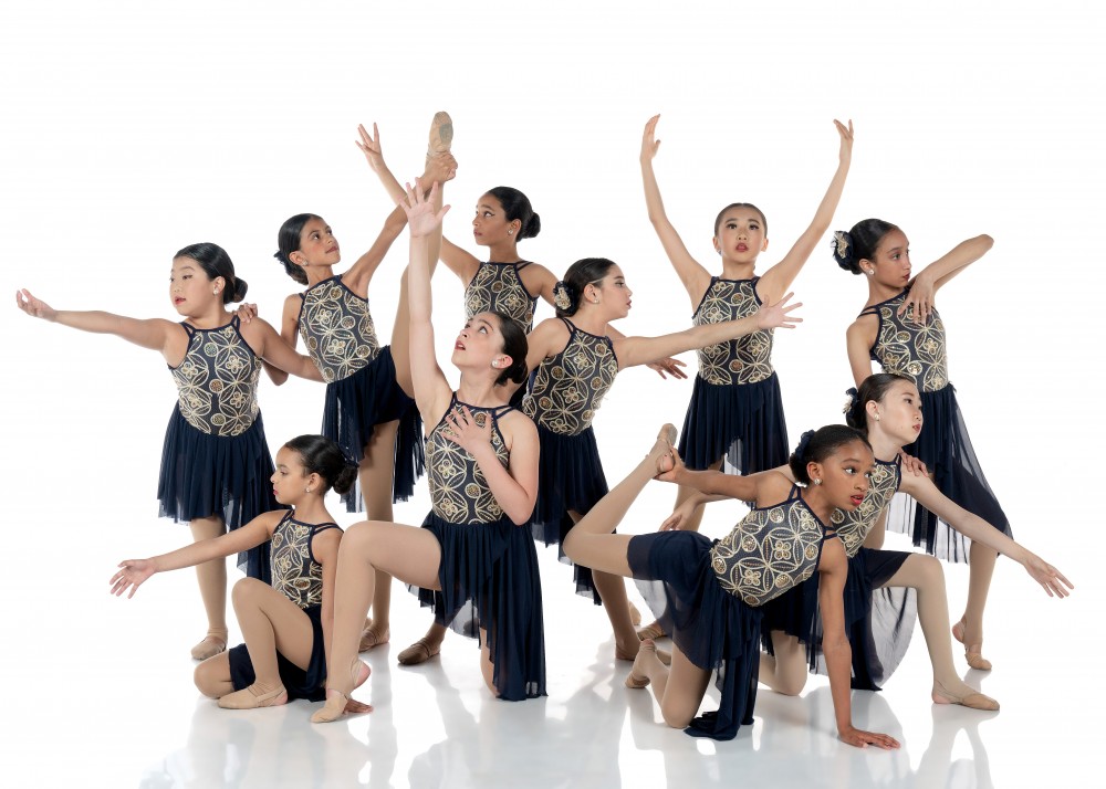 The Group Of Modern Ballet Dancers Stock Photo - Download Image Now -  Dancing, Ballet, Dancer - iStock